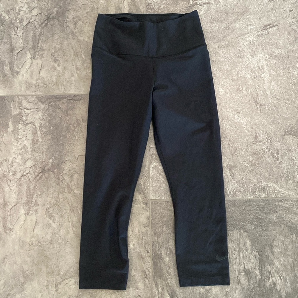 Nike Cropped Black Leggings